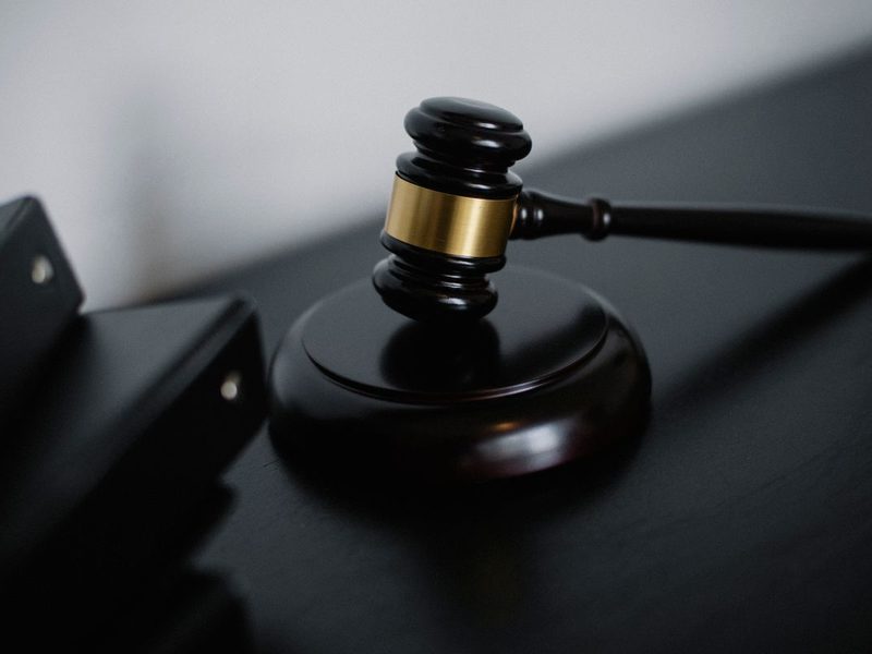 Litigii și arbitraj